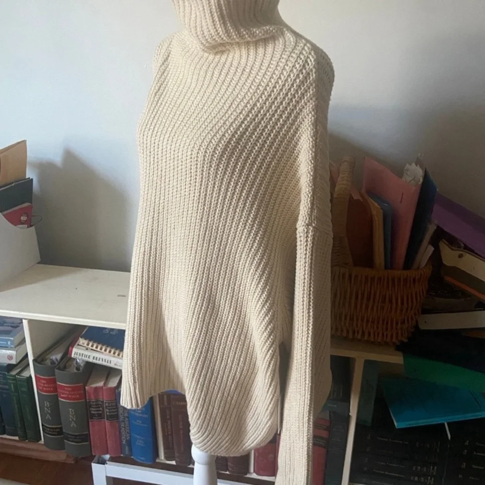 FREE PEOPLE Oversize COTTON BLEND RIB KNIT SWEATER-SzL Funnel neck NWT -SPRING - Picture 8 of 9